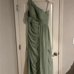 Elegant One-Shoulder Green Dress